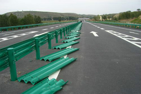 马鞍山波形护栏的维护与管理确保道路安全的关键步骤